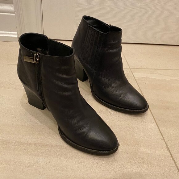 Aquatalia waterproof blk leather booties 6.5 - Picture 2 of 7